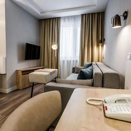 Adagio Beresteiska شقة فندقية 4*