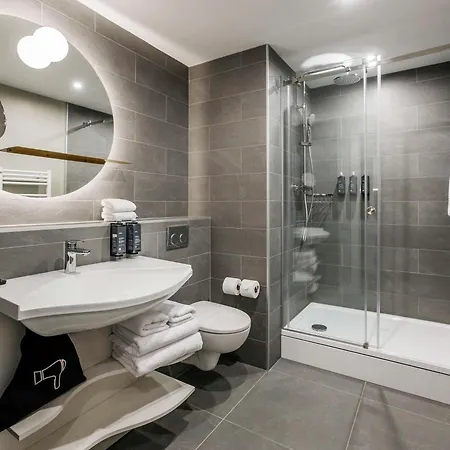 Adagio Beresteiska شقة فندقية 4*